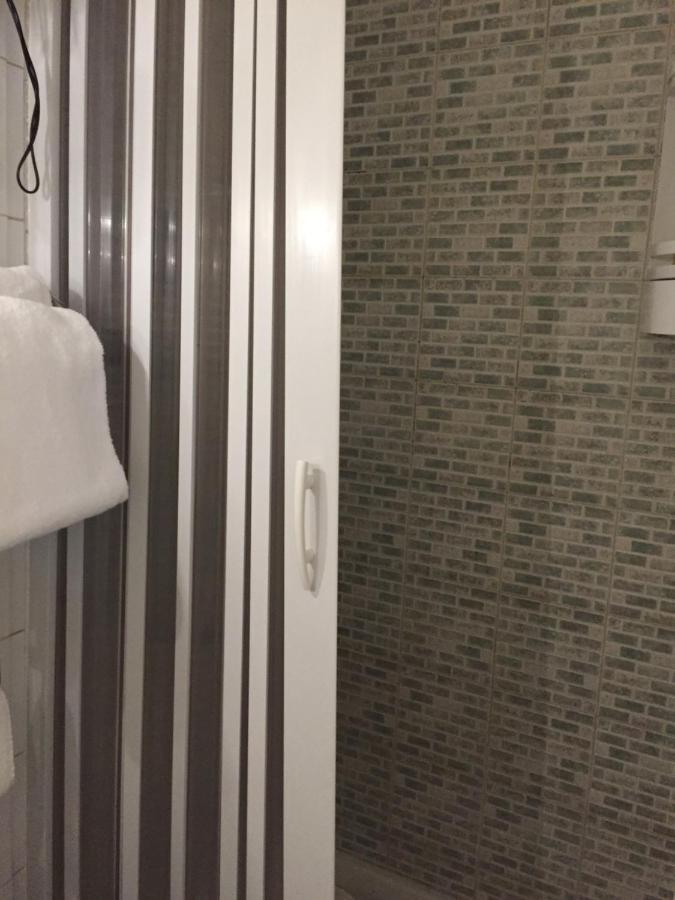 La Residenza Napoli Short Let Monolocale Standard Via Chiaia 82 Napoli Apartment Luaran gambar