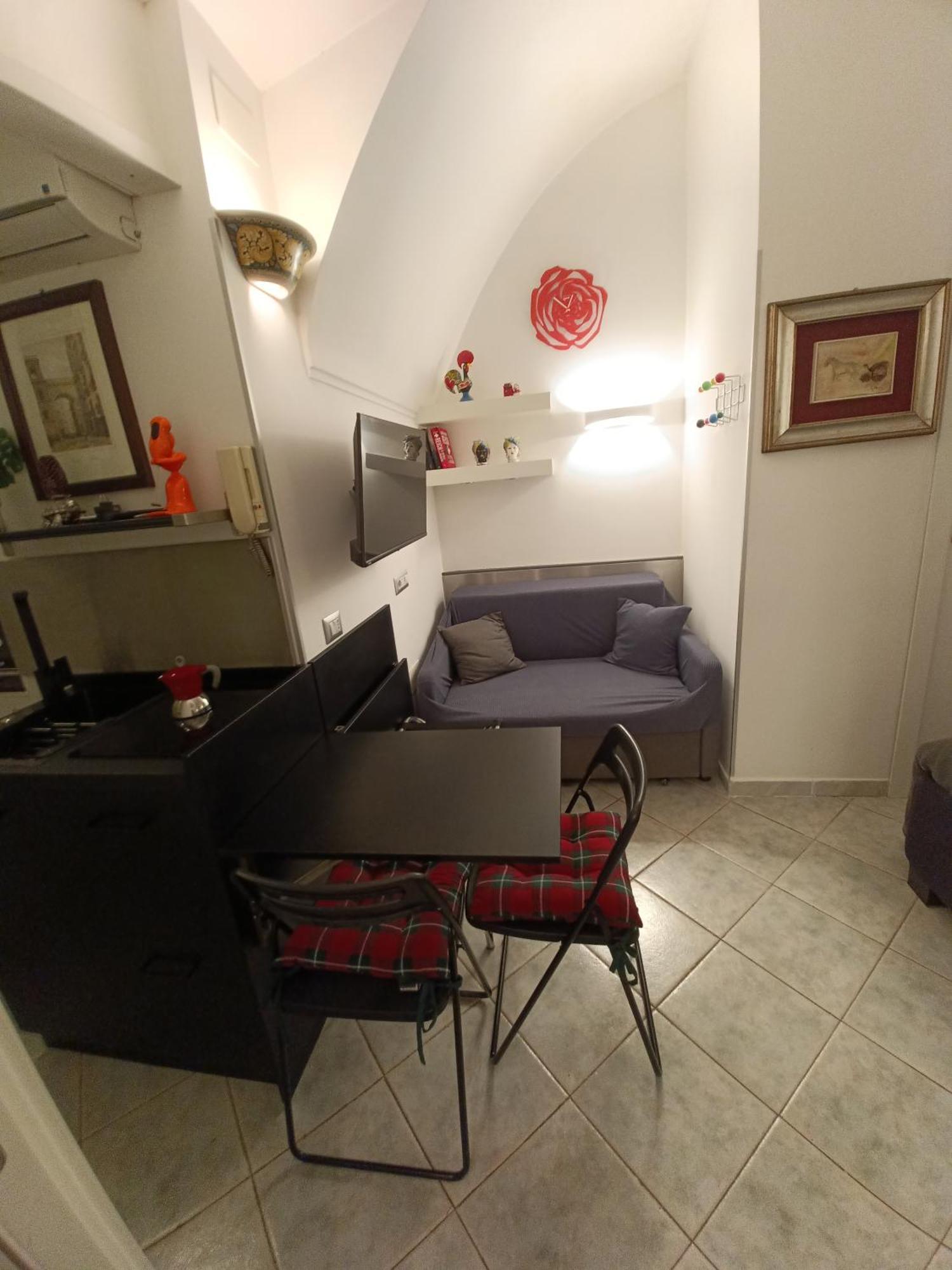 La Residenza Napoli Short Let Monolocale Standard Via Chiaia 82 Napoli Apartment Luaran gambar
