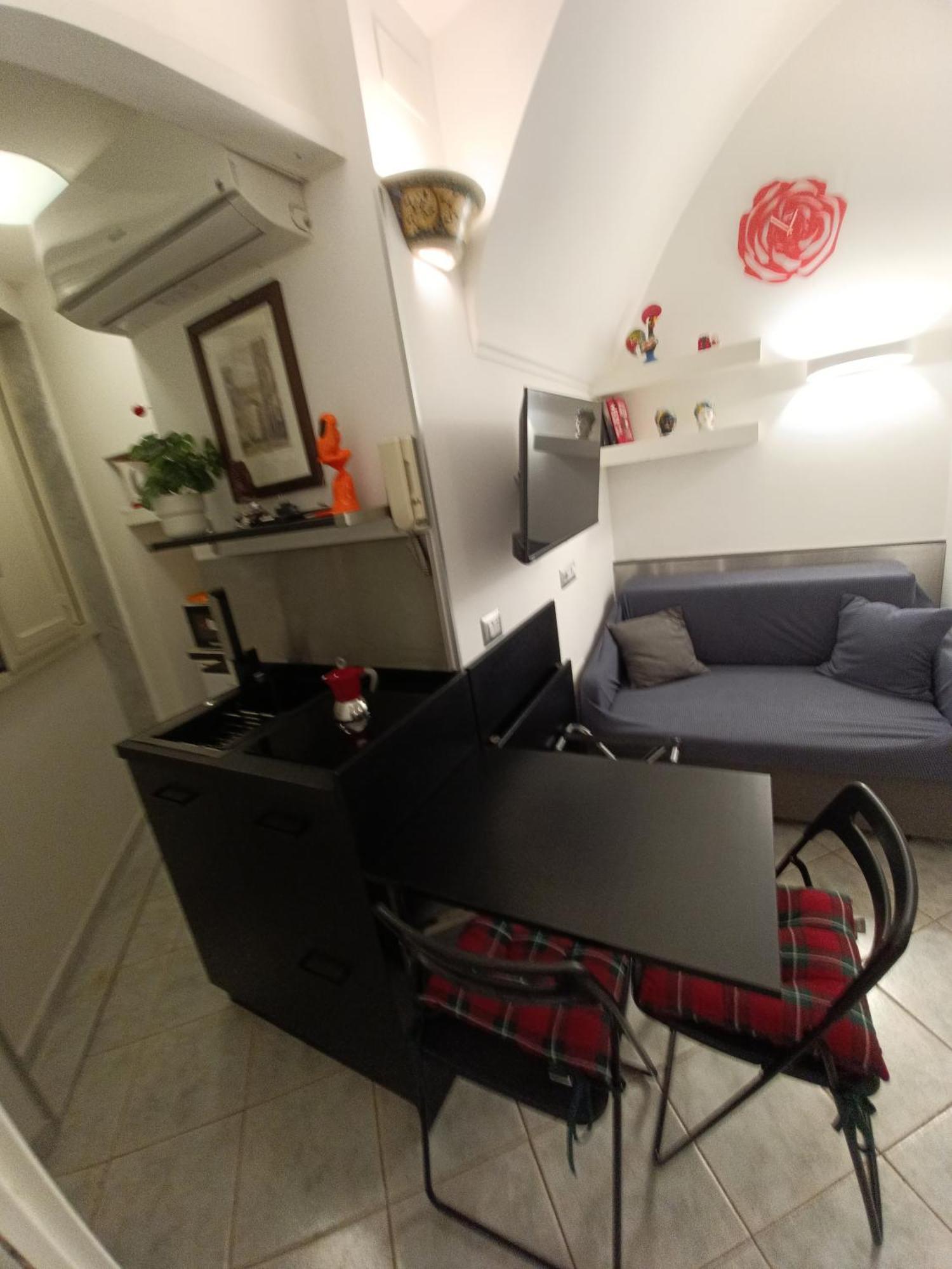 La Residenza Napoli Short Let Monolocale Standard Via Chiaia 82 Napoli Apartment Luaran gambar